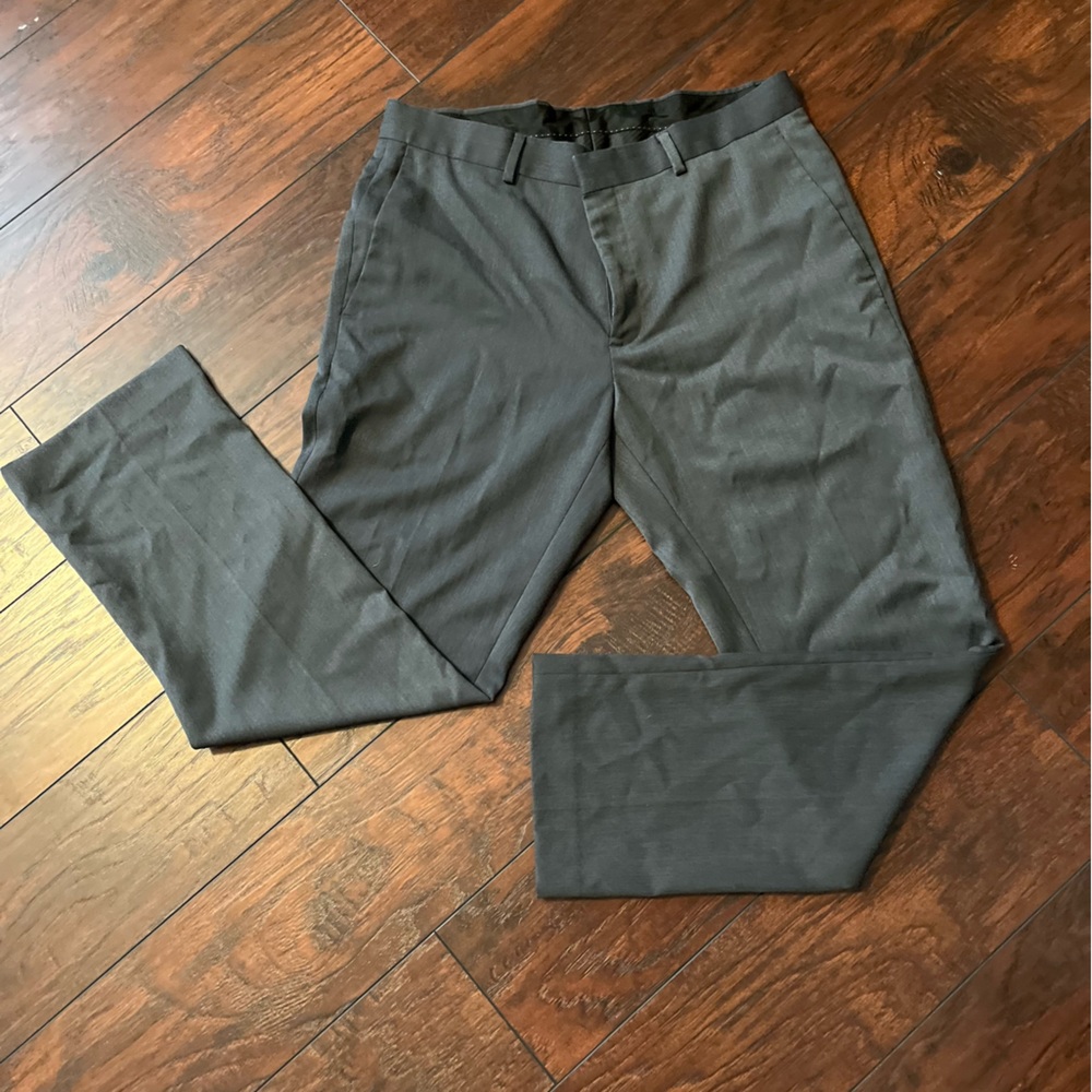 Apt. 9 Men’s slacks. Size 34X30. Slim fit. Dark Grey.